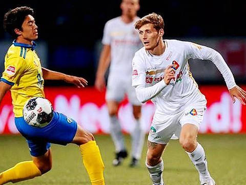 场比赛都成 场比赛都成